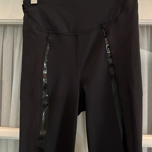 Lululemon Athletica rare black gloss trim run high rise leggings tights Size 2 - Picture 6 of 17